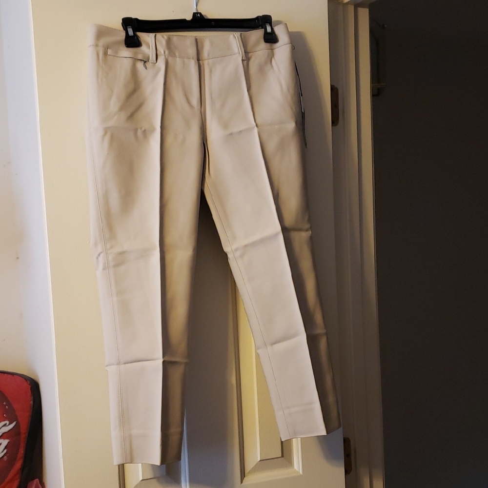 White House Black Market Perfect Form Crop Leg Pants Size 6